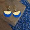 bijoux-boucles-d-oreilles-demi-lunes-bleu-roi-lartelier-de-cloth-surcyclage-lorient